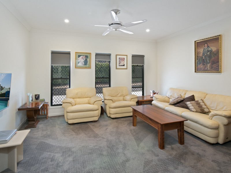 25 Clive Road, Birkdale QLD 4159