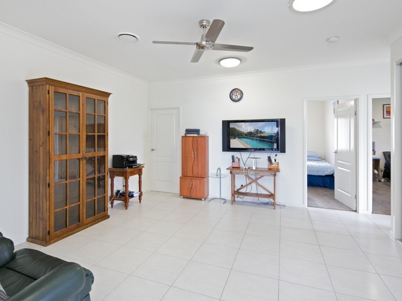 25 Clive Road, Birkdale QLD 4159