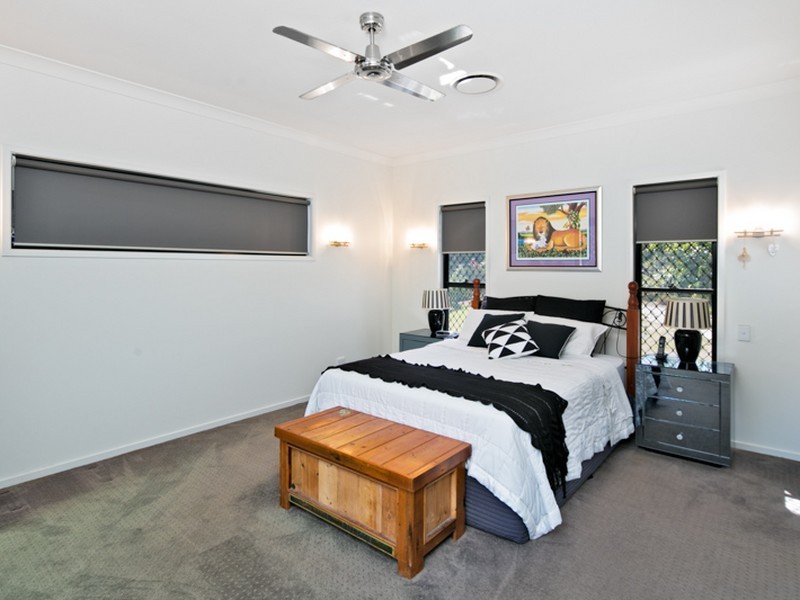 25 Clive Road, Birkdale QLD 4159