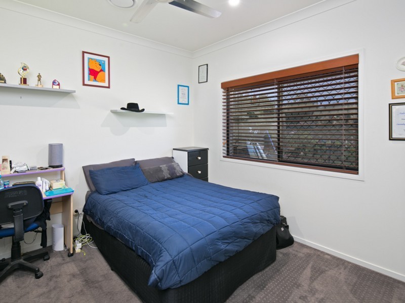 25 Clive Road, Birkdale QLD 4159