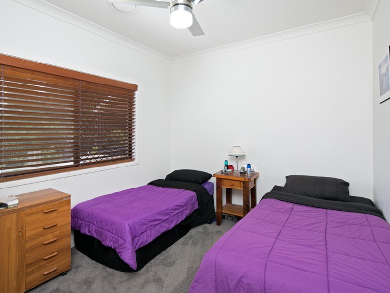 25 Clive Road, Birkdale QLD 4159