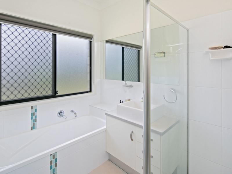 25 Clive Road, Birkdale QLD 4159