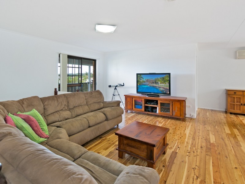 54 Bates Drive, Birkdale QLD 4159