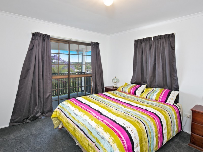 54 Bates Drive, Birkdale QLD 4159