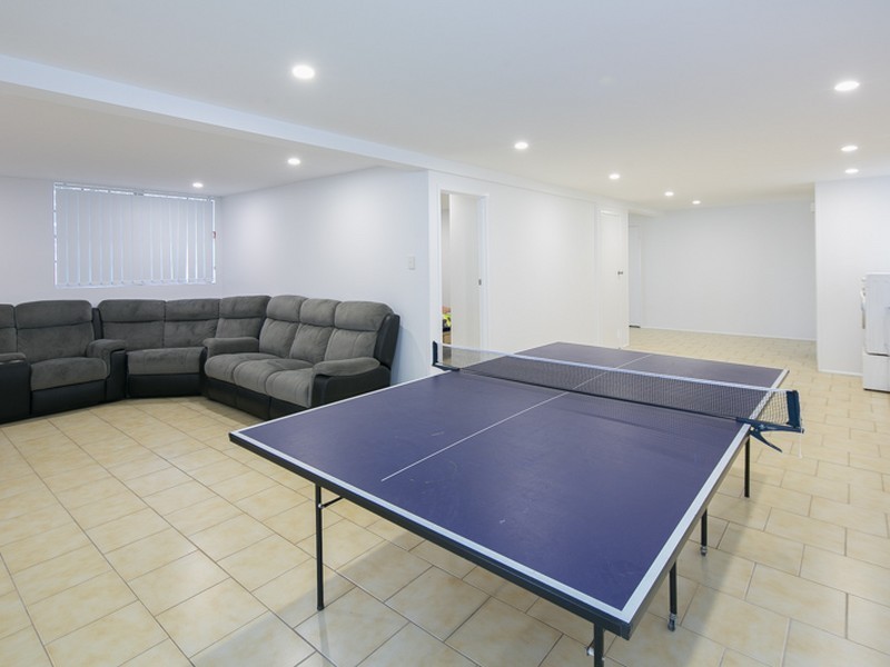 54 Bates Drive, Birkdale QLD 4159