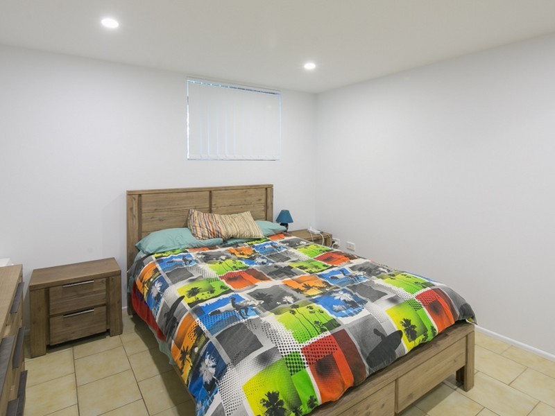 54 Bates Drive, Birkdale QLD 4159