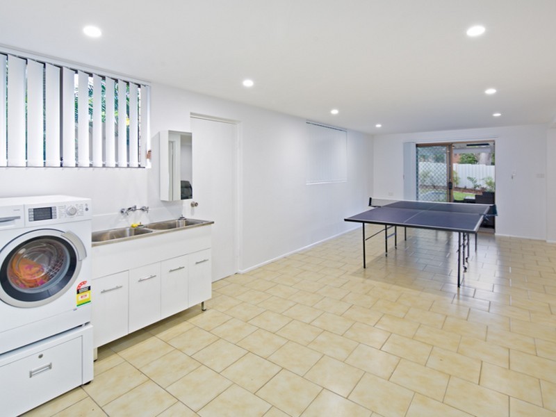 54 Bates Drive, Birkdale QLD 4159