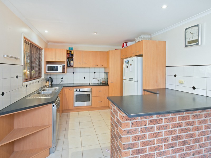 4 Charles Street, Birkdale QLD 4159