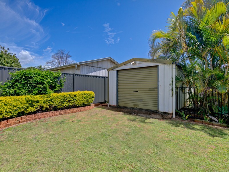 4 Charles Street, Birkdale QLD 4159