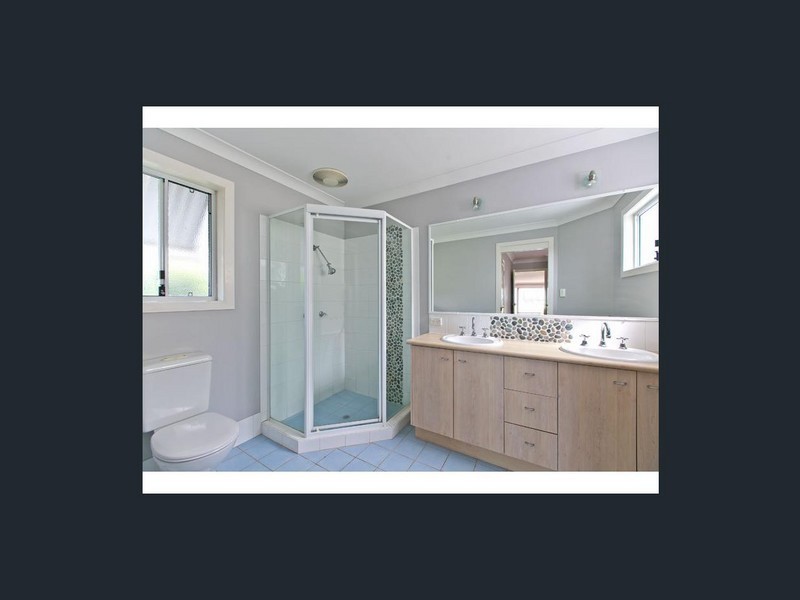 16 Mooroondu Road, Thorneside QLD 4158