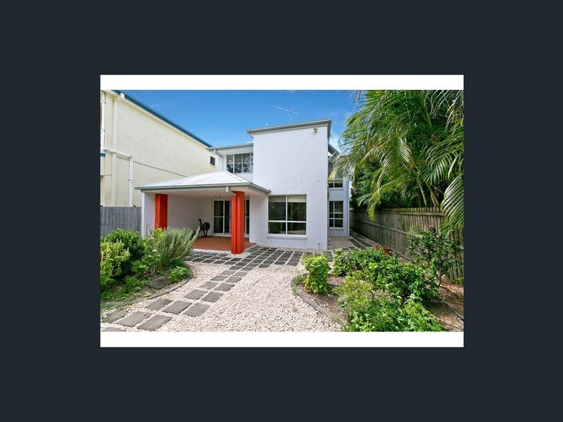 16 Mooroondu Road, Thorneside QLD 4158