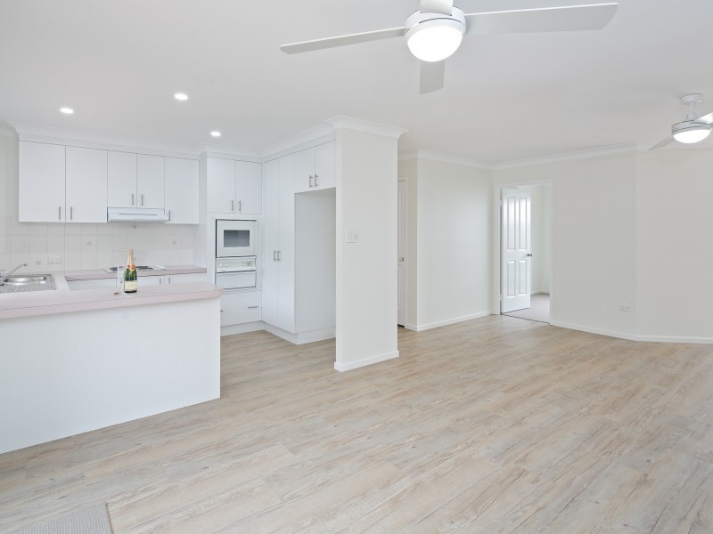 2/19 Victor Street, Birkdale QLD 4159