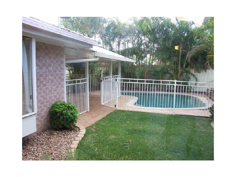 62 Clive Road, Birkdale QLD 4159