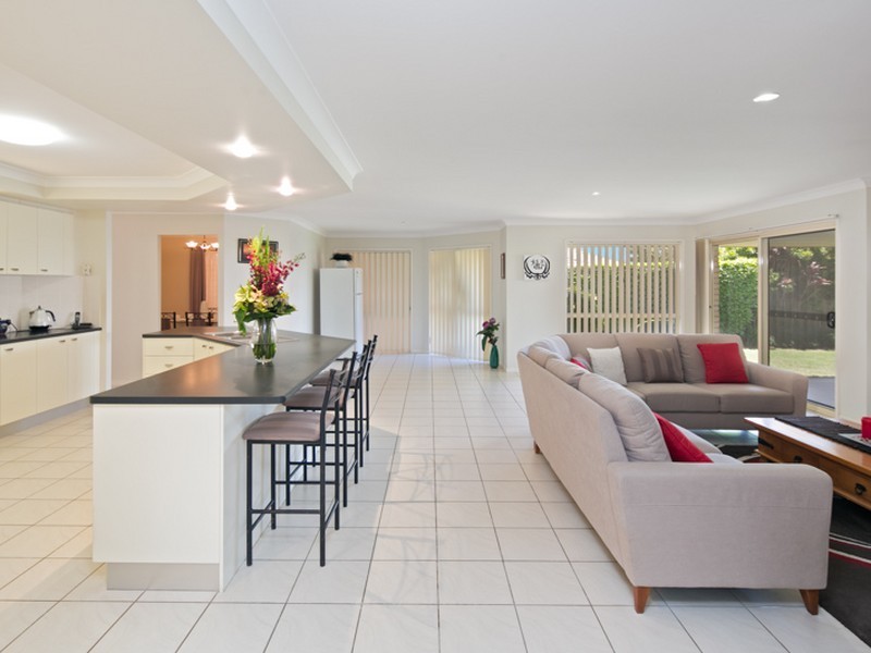 8 Hodges Close, Wellington Point QLD 4160