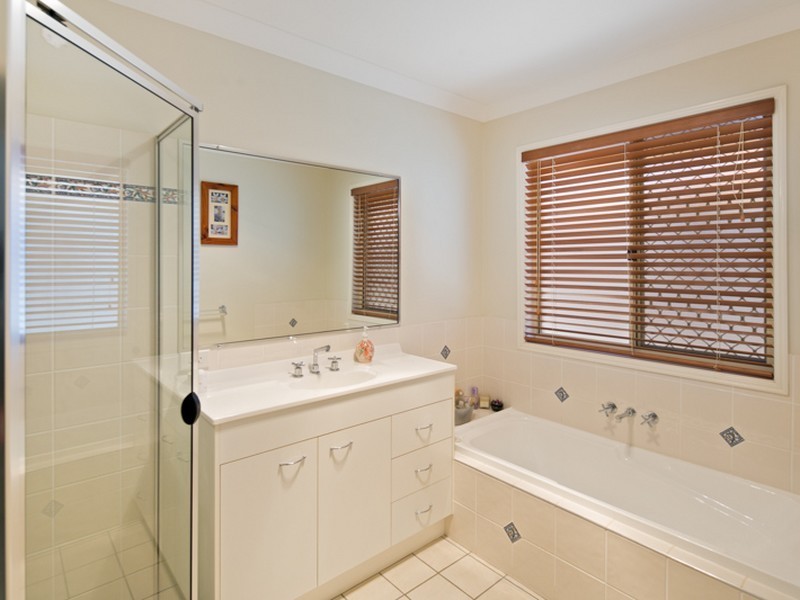 8 Hodges Close, Wellington Point QLD 4160