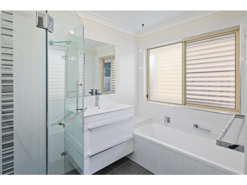 89 Creek Road, Birkdale QLD 4159