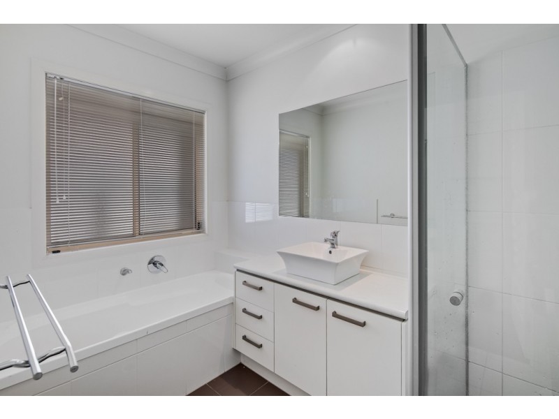 4 Raife Close, Wellington Point QLD 4160