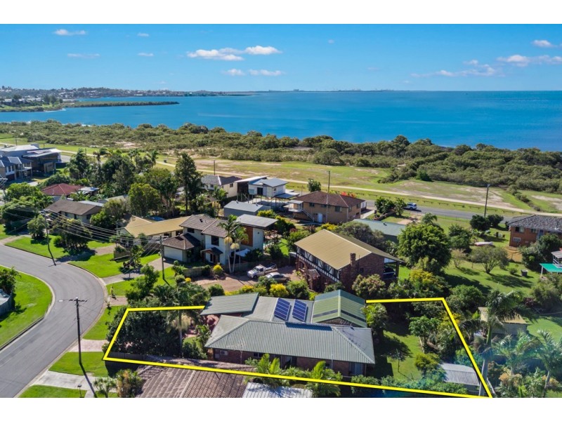 11 Ruth Street, Birkdale QLD 4159