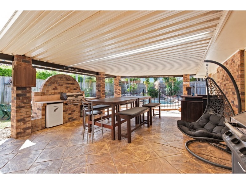 2 Harrogate Terrace, Birkdale QLD 4159