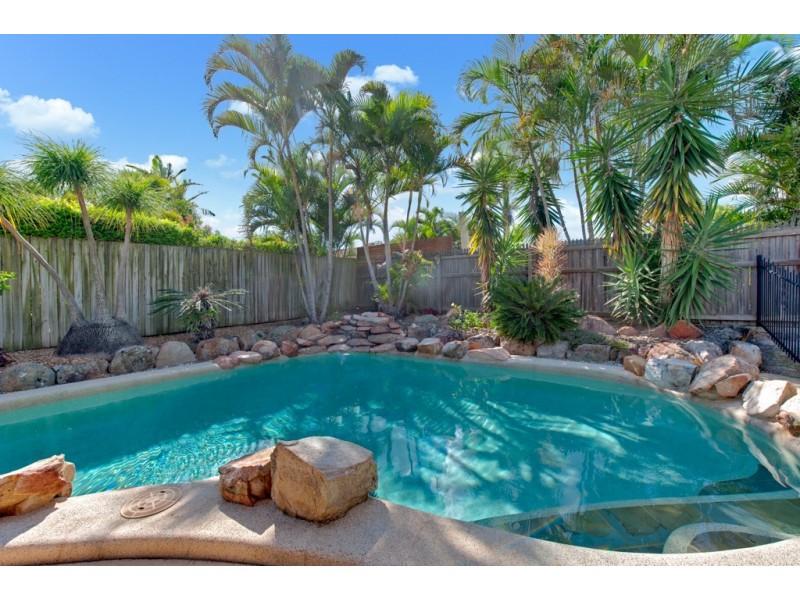 2 Harrogate Terrace, Birkdale QLD 4159