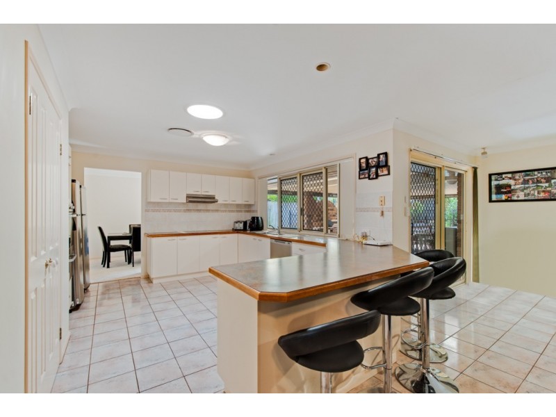 2 Harrogate Terrace, Birkdale QLD 4159