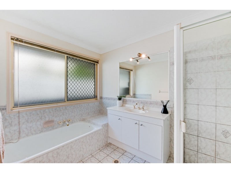 2 Harrogate Terrace, Birkdale QLD 4159