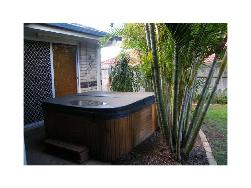 12 Goodenia St, Birkdale QLD 4159