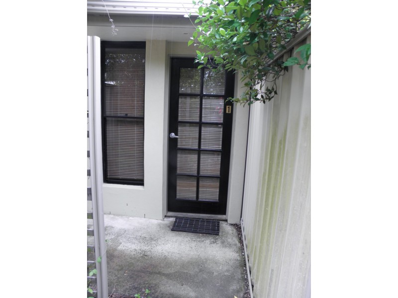 1 Rosa Street, Birkdale QLD 4159