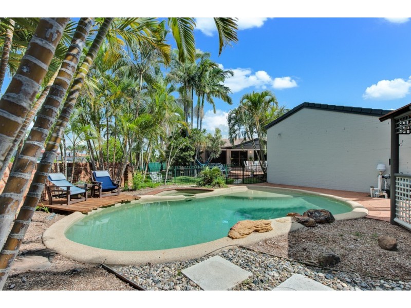 65 Dorsal Drive, Birkdale QLD 4159