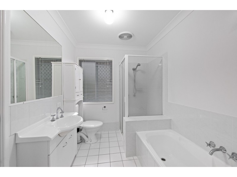 Unit 120/9 Bayside Court, Thorneside QLD 4158