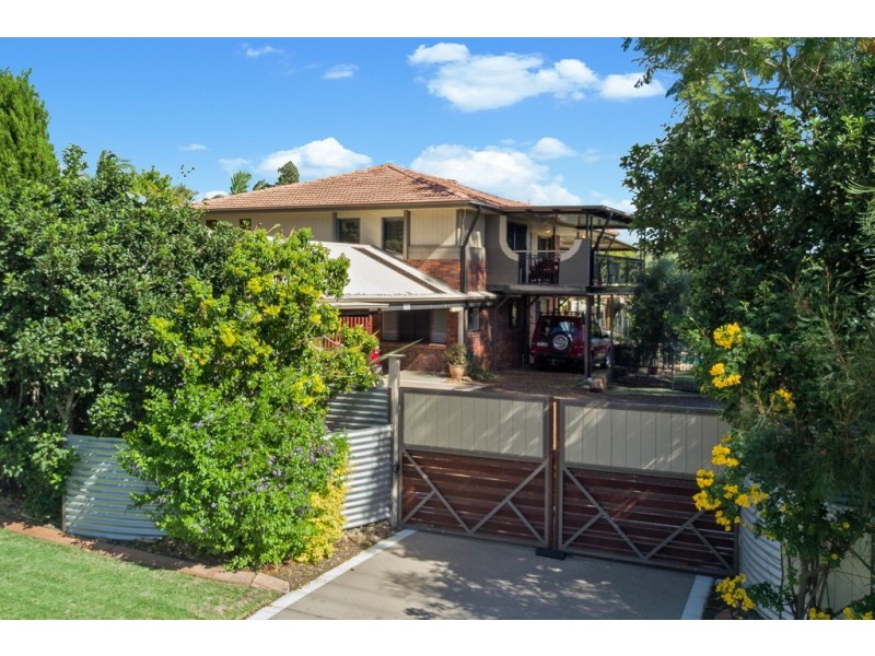 23 Clive Road, Birkdale QLD 4159