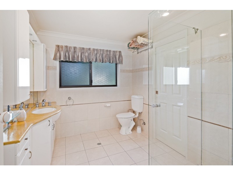 23 Clive Road, Birkdale QLD 4159