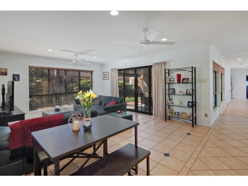 21 Lawn Terrace, Capalaba QLD 4157