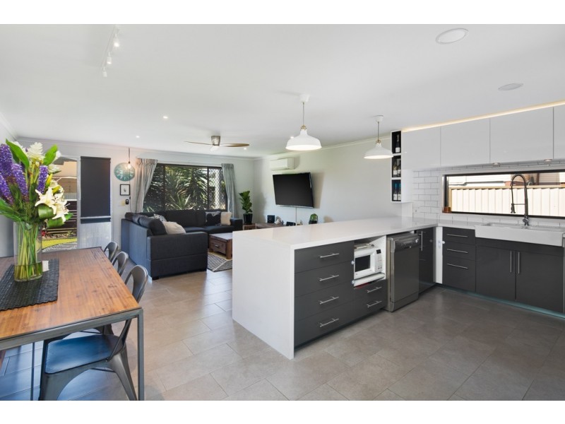 46 Makaha Drive, Birkdale QLD 4159