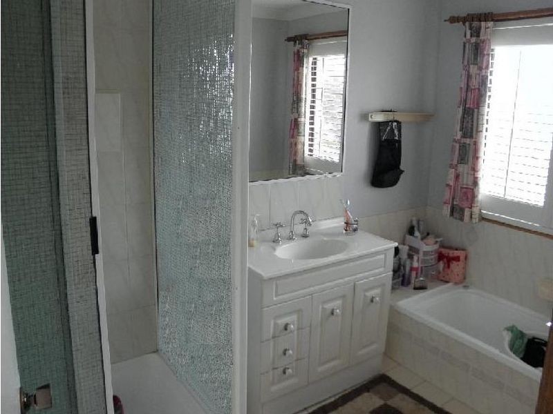 36 Mooroondu Road, Thorneside QLD 4158