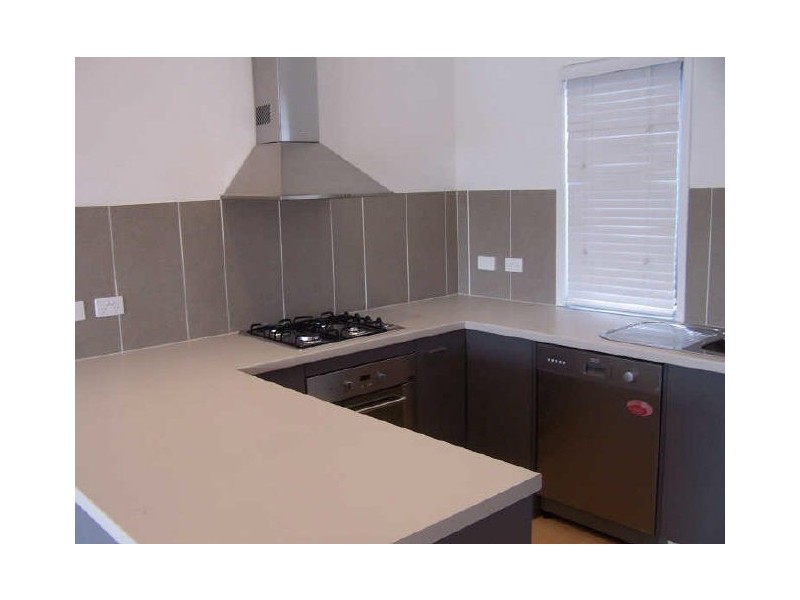 2/100 Bride Street, Wynnum QLD 4178