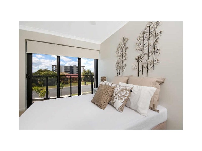 203 Shore Street, Cleveland QLD 4163