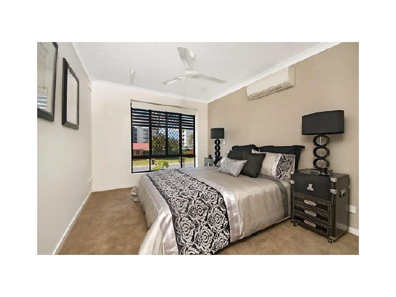 203 Shore Street, Cleveland QLD 4163