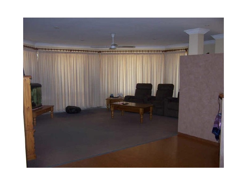 16 Belford Drive, Wellington Point QLD 4160