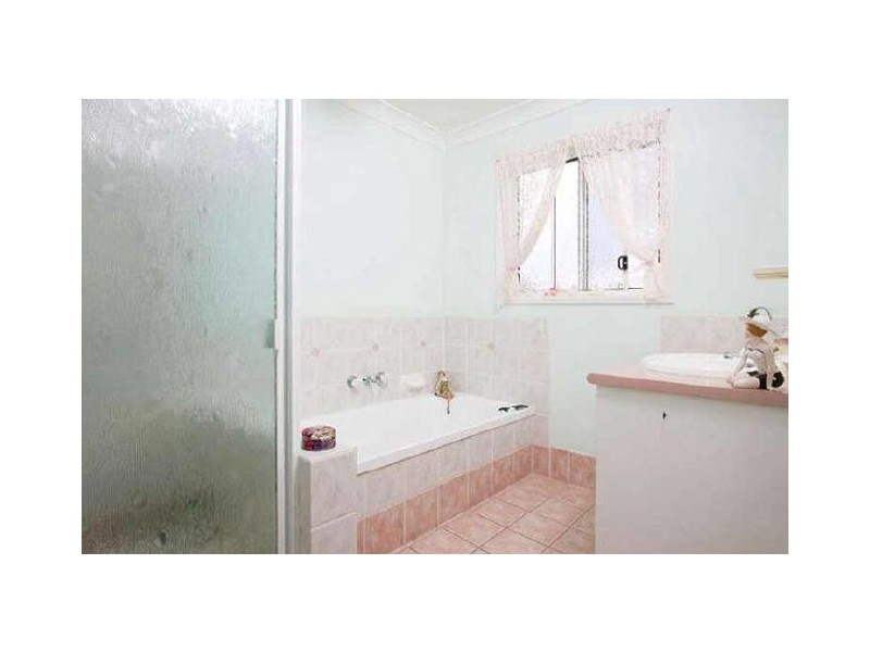 16 Walnut Court, Birkdale QLD 4159