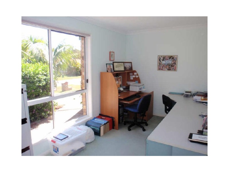 16 Walnut Court, Birkdale QLD 4159