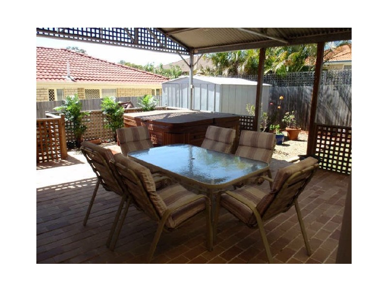 16 Walnut Court, Birkdale QLD 4159