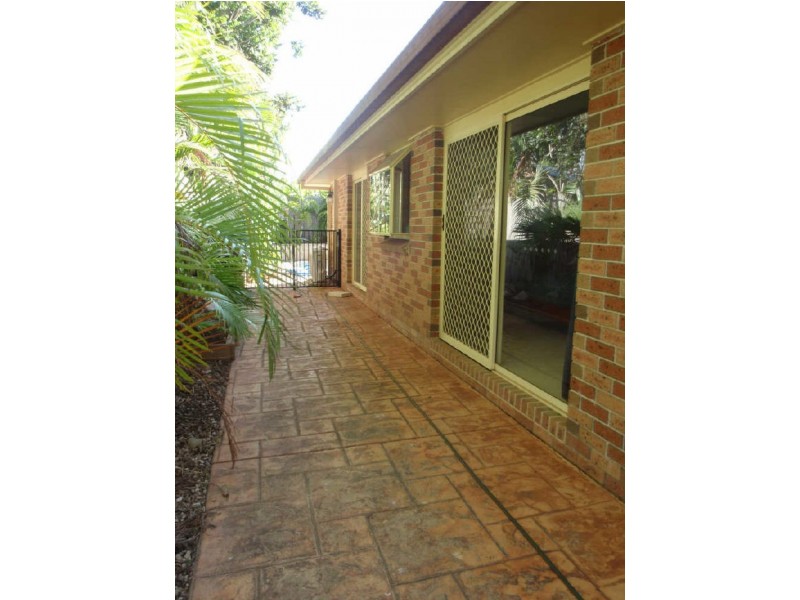 8 Pecan Court, Birkdale QLD 4159
