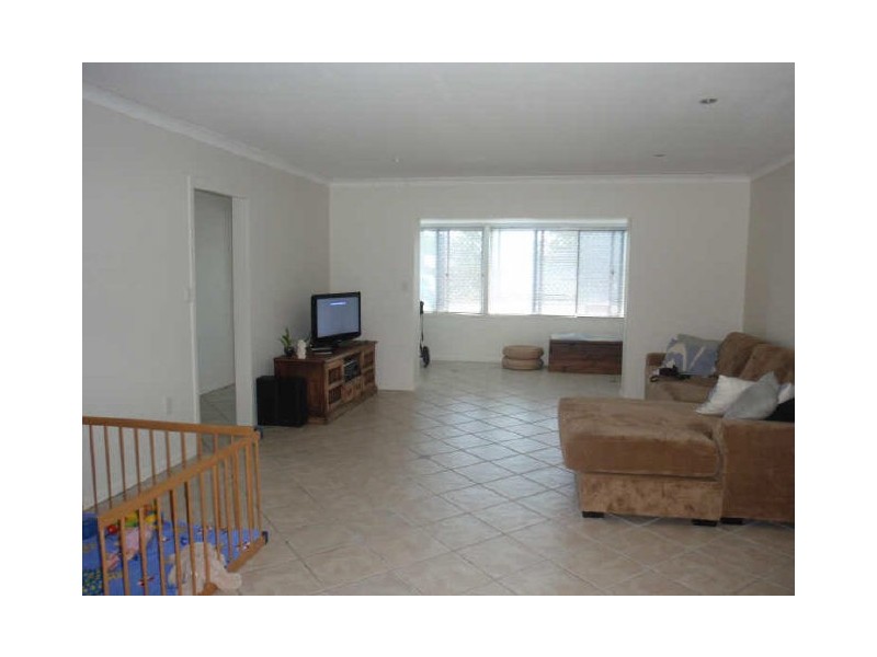 16 Ruth Street, Birkdale QLD 4159