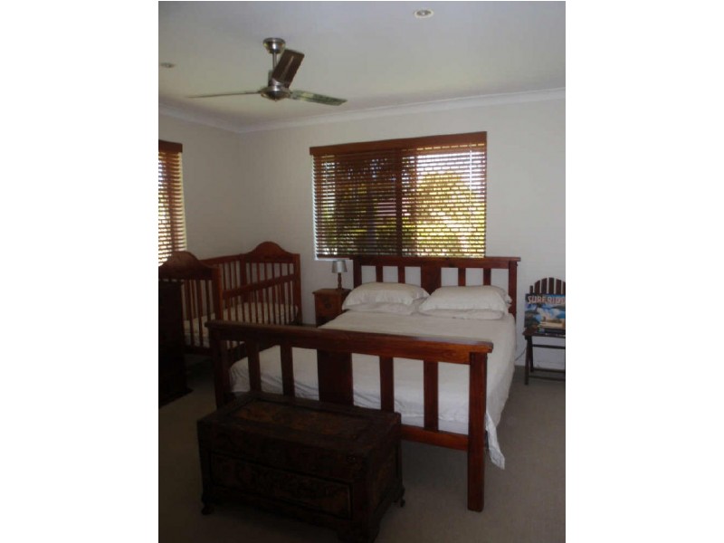 16 Ruth Street, Birkdale QLD 4159