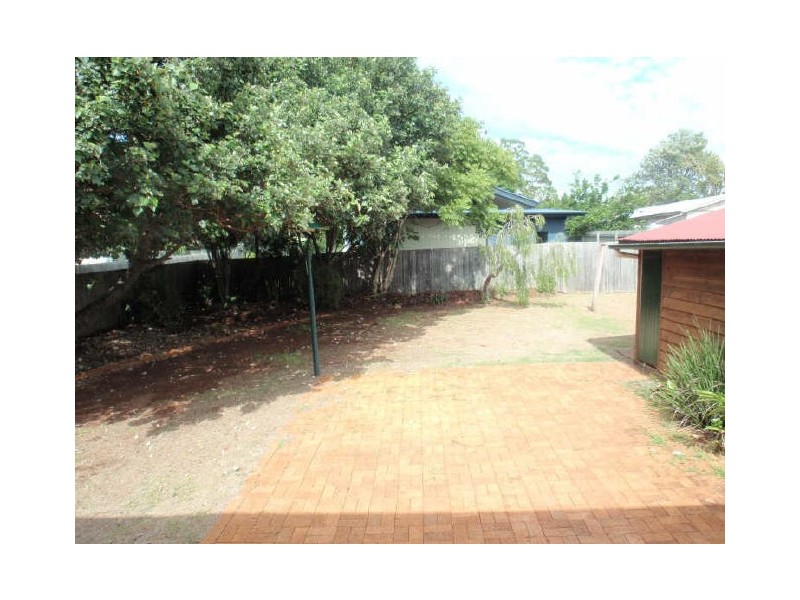 6 Charles Street, Birkdale QLD 4159