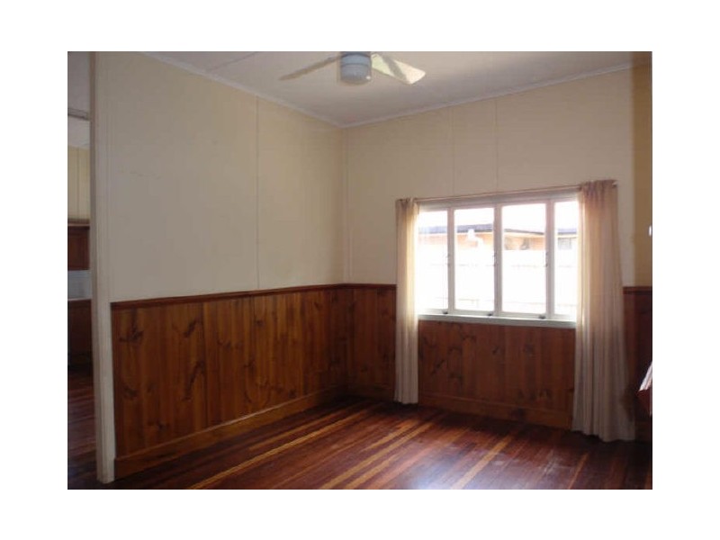 6 Charles Street, Birkdale QLD 4159