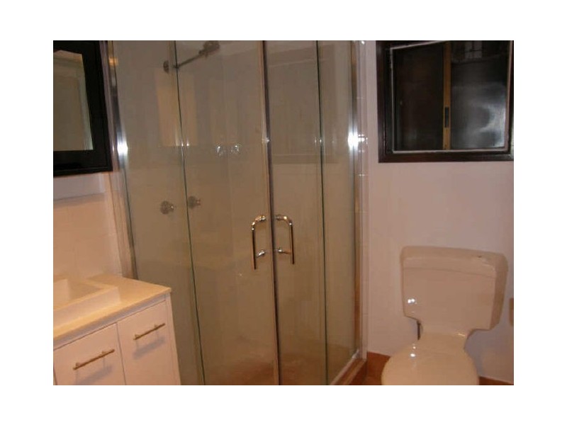 8B Fleet Street, Birkdale QLD 4159