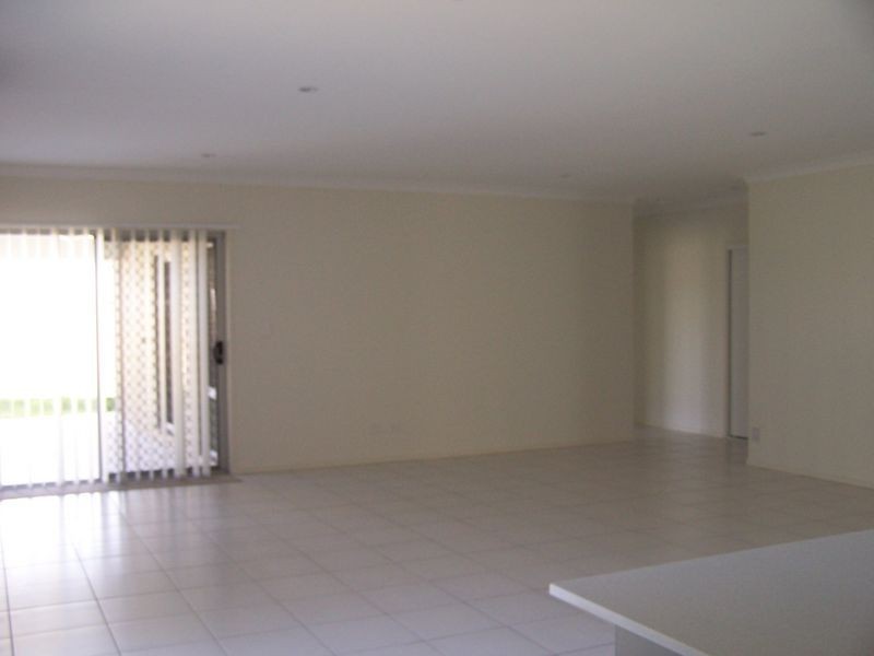 2 Link Street, Manly West QLD 4179