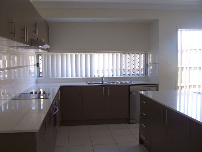 2 Link Street, Manly West QLD 4179